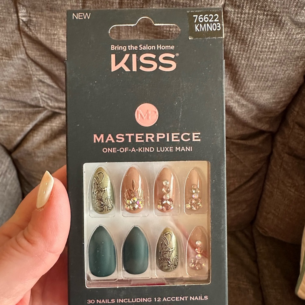 Kiss Masterpiece Nails - Picture 6 of 7